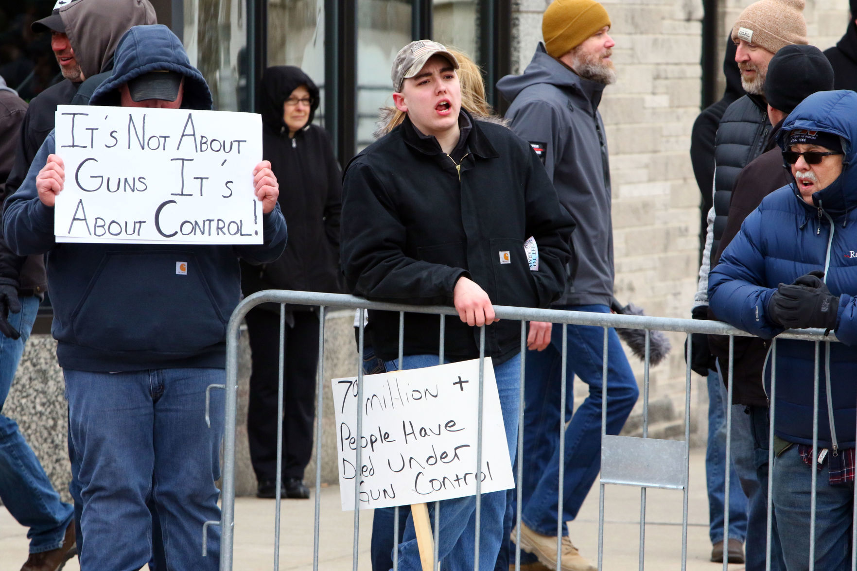 Gallery: March for Our Lives counterprotesters in Valparaiso